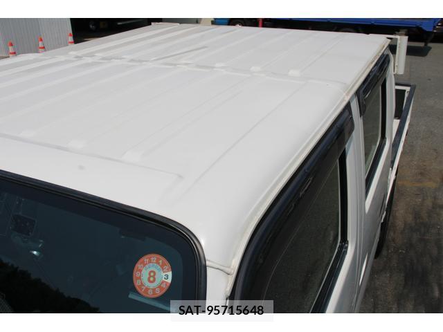 Mazda TITAN 2020-03 8379242-9