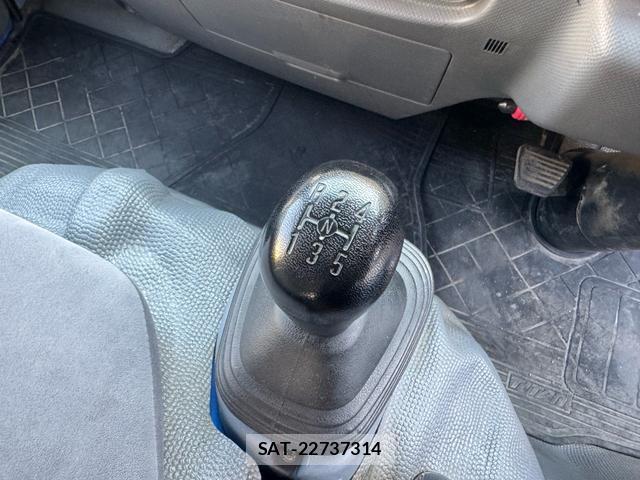 Mazda TITAN 2011-11 8379370-7