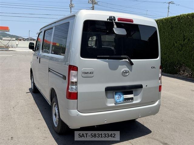 Toyota TOWNACE VAN 2026-06 8379154-17