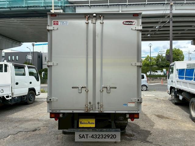 Toyota TOYOACE 2018-05 8379382-1