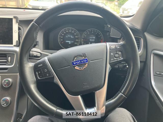 Volvo V60 2011-12 8378885-15