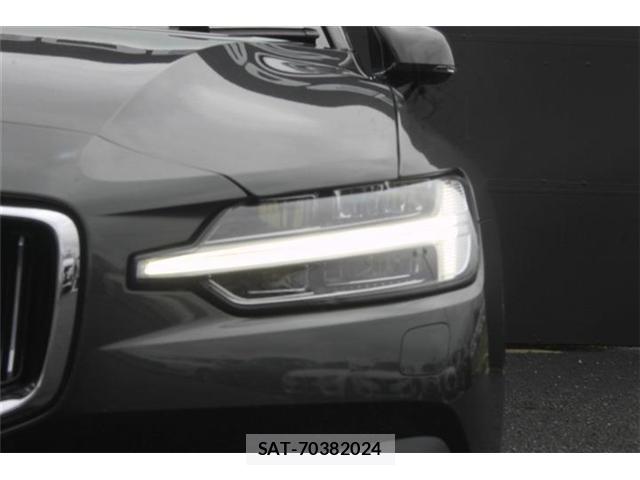 Volvo V60 2021-03 8379735-10