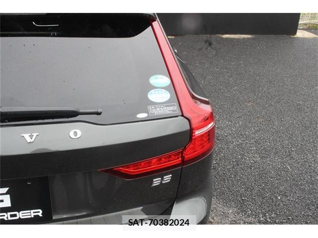 Volvo V60 2021-03 8379735-11