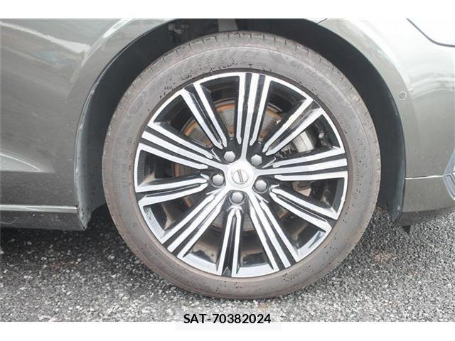 Volvo V60 2021-03 8379735-12