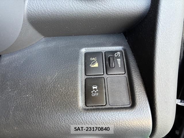 Toyota VANGUARD 2012-07 8379435-18