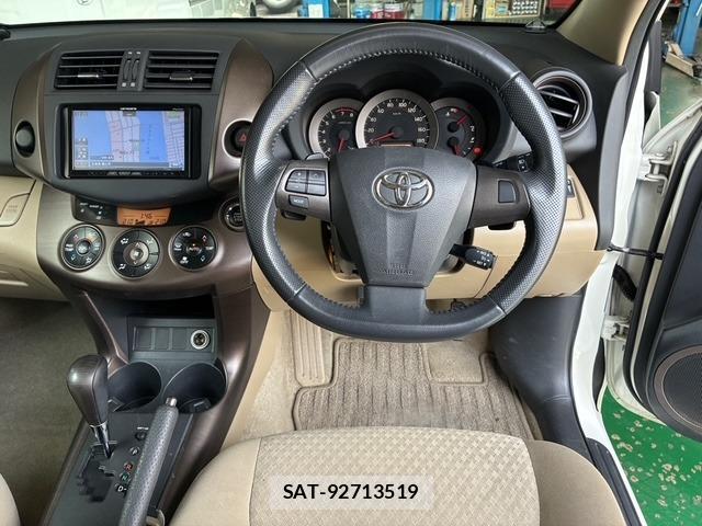 Toyota VANGUARD 2011-06 8379436-11