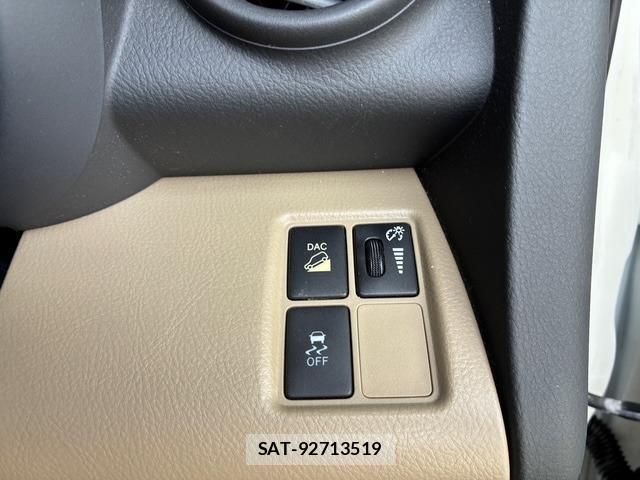 Toyota VANGUARD 2011-06 8379436-18