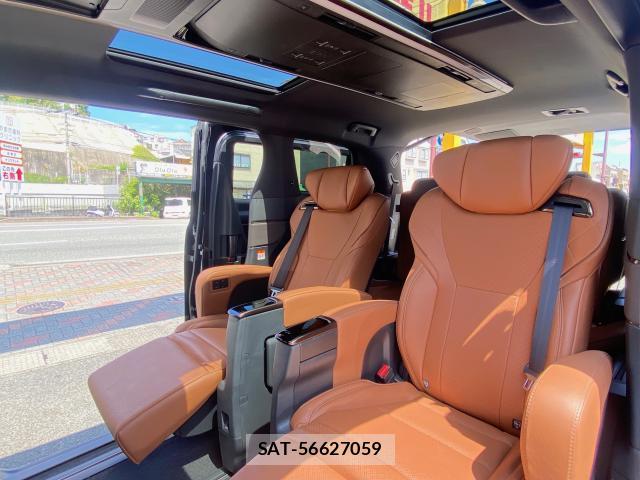 Toyota VELLFIRE 2026-03 8379548-6