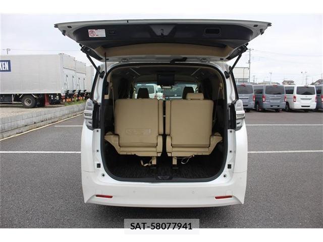 Toyota VELLFIRE 2018-04 8379668-19