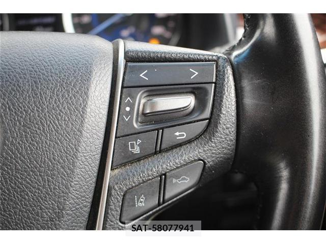 Toyota VELLFIRE 2018-04 8379668-3