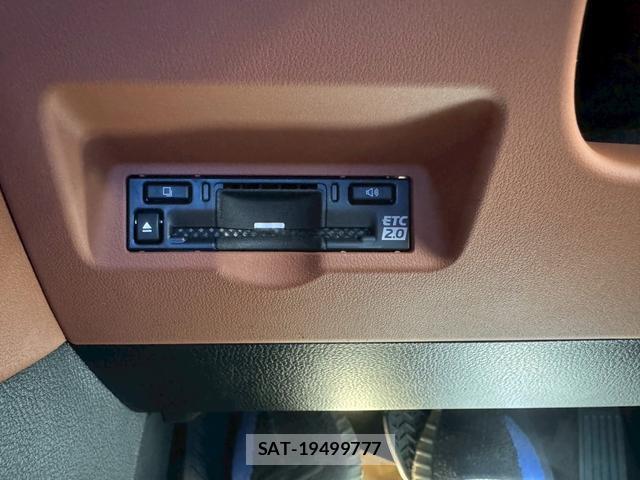 Toyota VELLFIRE 2026-03 8379866-13