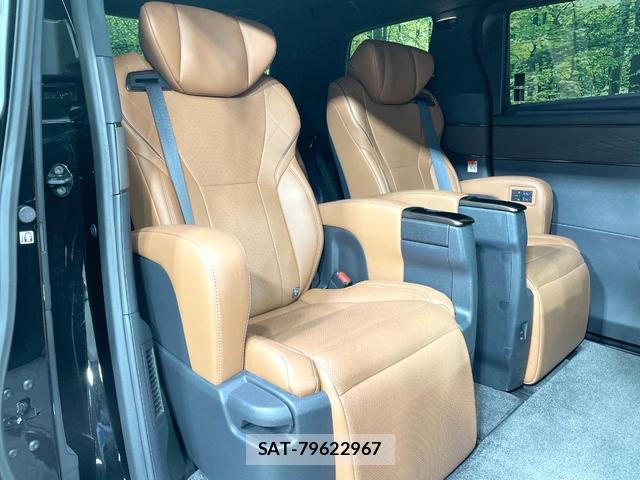 Toyota VELLFIRE 2025-03 8379934-8