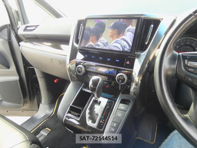 Toyota VELLFIRE 2017-10 8379744-6