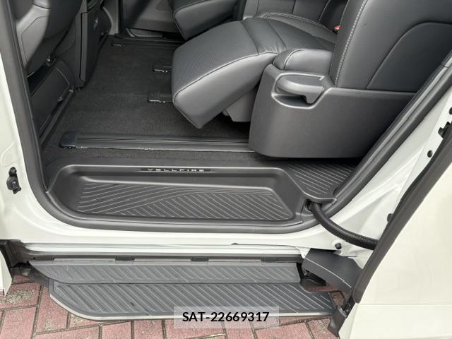 Toyota VELLFIRE 2026-04 8379843-2