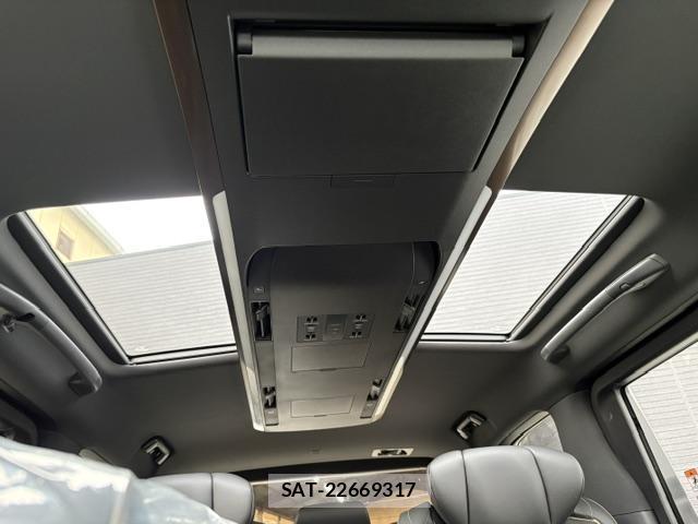 Toyota VELLFIRE 2026-04 8379843-3