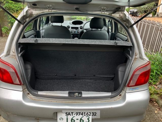 Toyota VITZ 2000-01 8378889-17