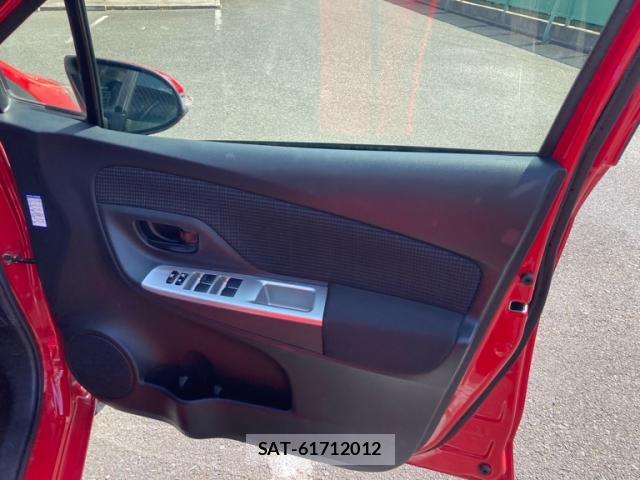 Toyota VITZ 2015-08 8379092-14