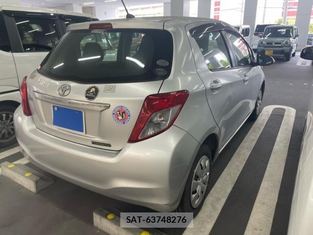 Toyota VITZ 2011-12 8379128-2