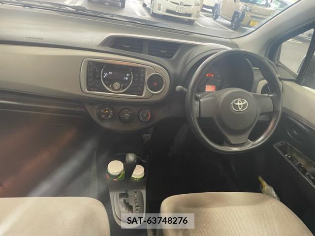 Toyota VITZ 2011-12 8379128-5