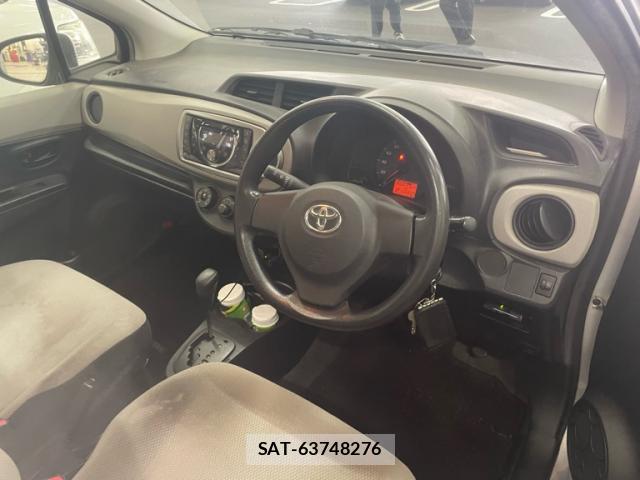 Toyota VITZ 2011-12 8379128-9