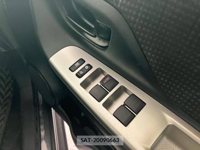 Toyota VITZ 2014-10 8380033-7
