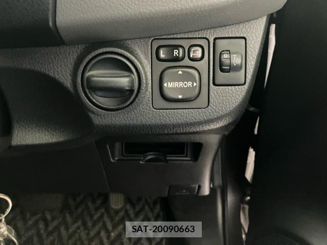 Toyota VITZ 2014-10 8380033-9