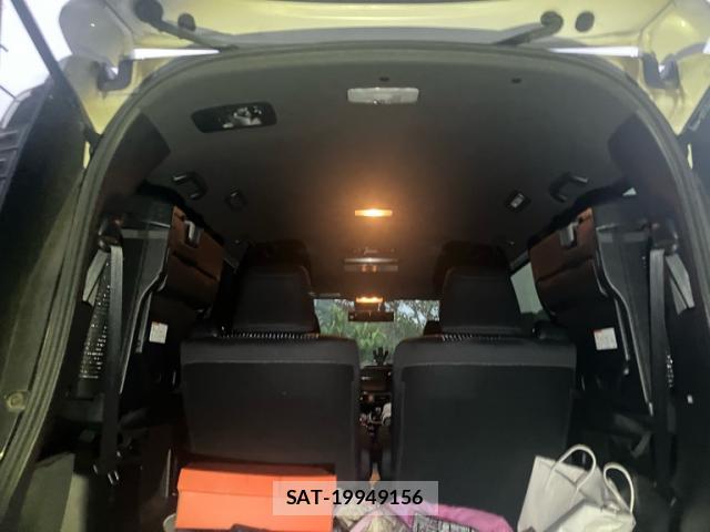 Toyota VOXY 2019-07 8378563-5