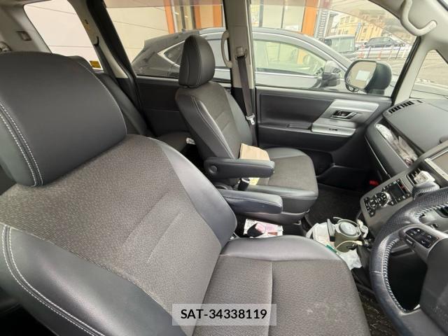 Toyota VOXY 2013-08 8378565-14