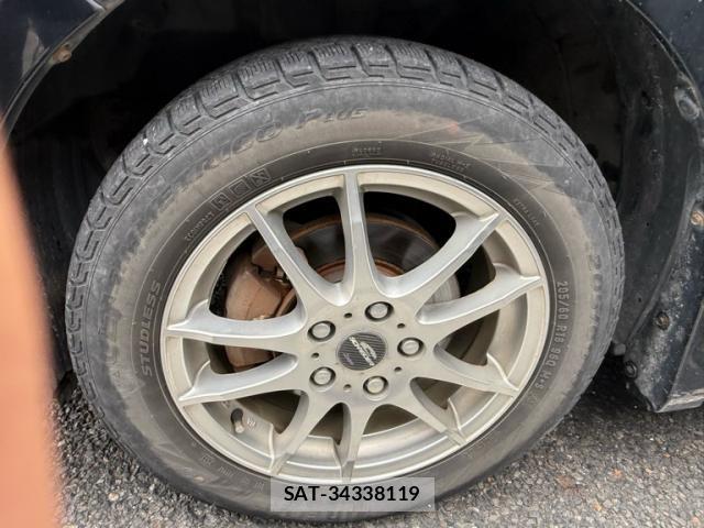 Toyota VOXY 2013-08 8378565-3