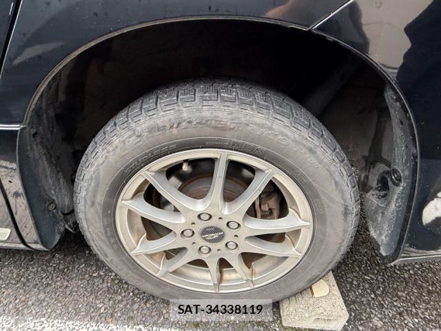 Toyota VOXY 2013-08 8378565-4