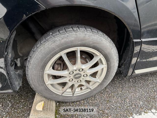 Toyota VOXY 2013-08 8378565-5