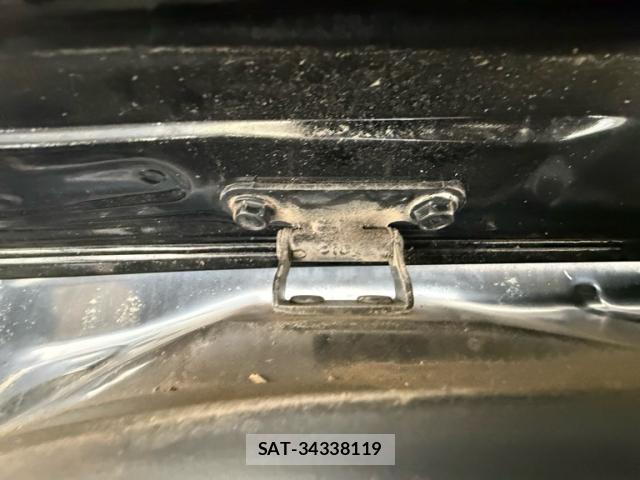 Toyota VOXY 2013-08 8378565-8