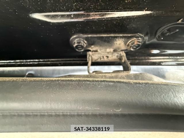 Toyota VOXY 2013-08 8378565-9