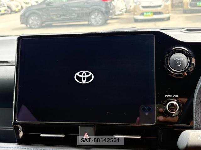 Toyota VOXY 2024-10 8378654-11