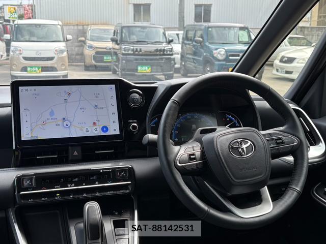 Toyota VOXY 2024-10 8378654-17