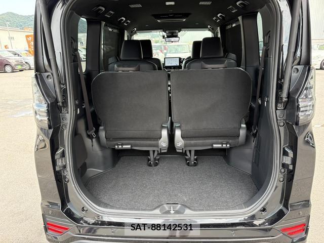 Toyota VOXY 2024-10 8378654-19