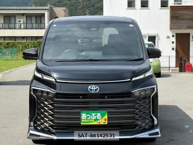 Toyota VOXY 2024-10 8378654-2