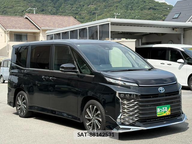 Toyota VOXY 2024-10 8378654-6