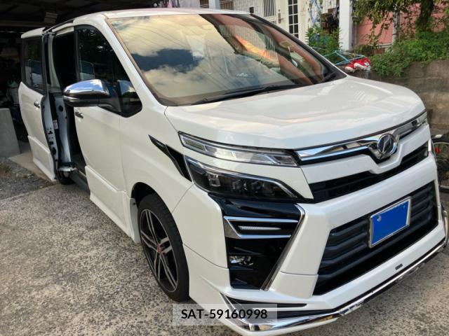 Toyota VOXY 2018-02 8379015-2