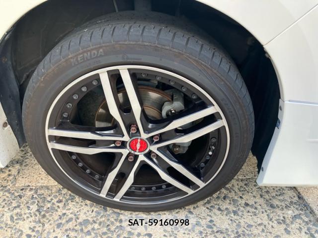 Toyota VOXY 2018-02 8379015-3