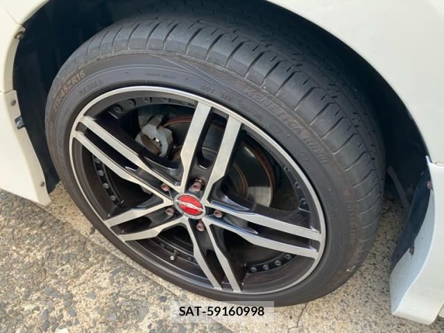 Toyota VOXY 2018-02 8379015-4