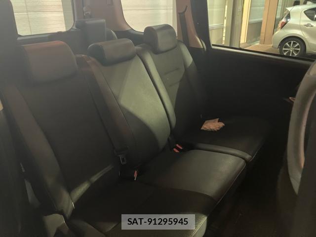 Toyota VOXY 2013-01 8379025-10