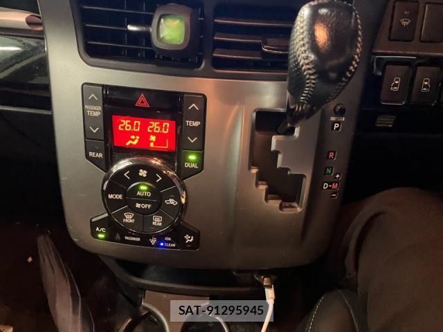 Toyota VOXY 2013-01 8379025-19