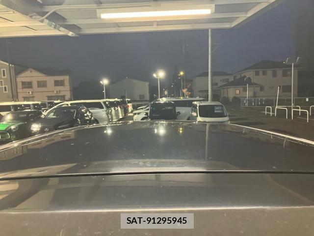 Toyota VOXY 2013-01 8379025-3