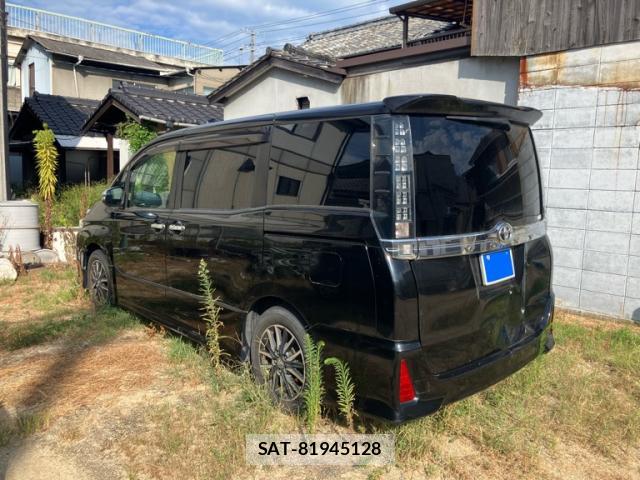 Toyota VOXY 2016-03 8379078-13