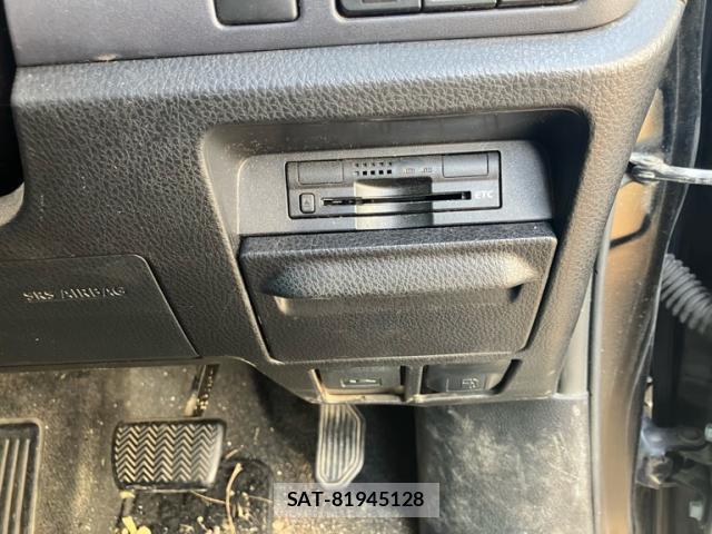 Toyota VOXY 2016-03 8379078-14