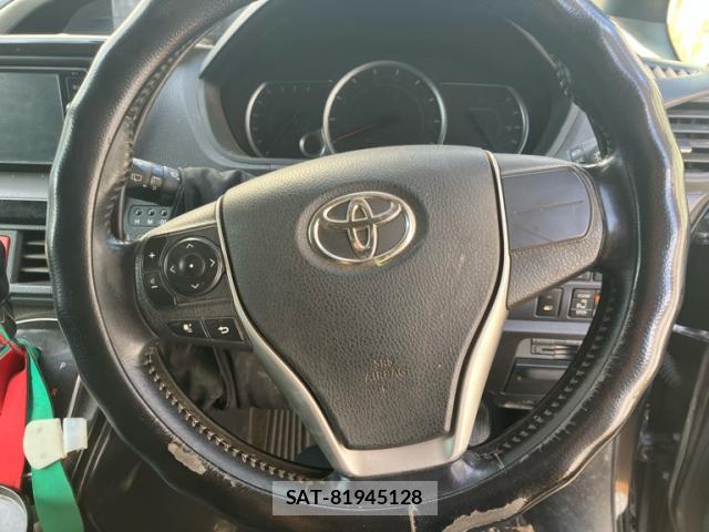 Toyota VOXY 2016-03 8379078-16