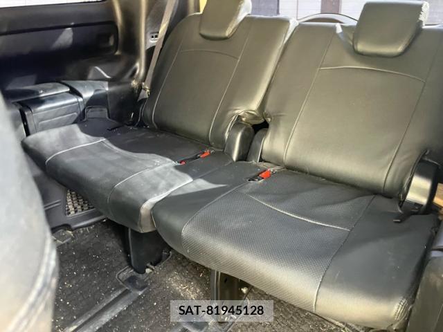 Toyota VOXY 2016-03 8379078-6