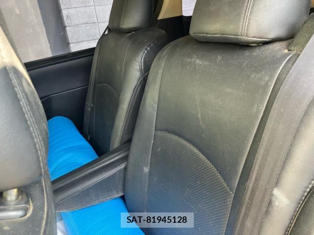 Toyota VOXY 2016-03 8379078-8