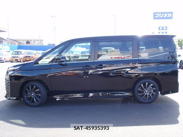 Toyota VOXY 2026-06 8379133-15